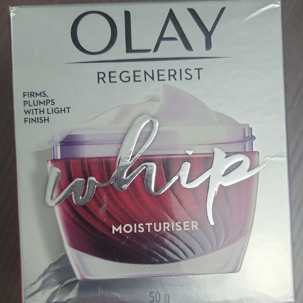 OLAY Regenerist Whip Moisturiser - Purple Jar with White Cream